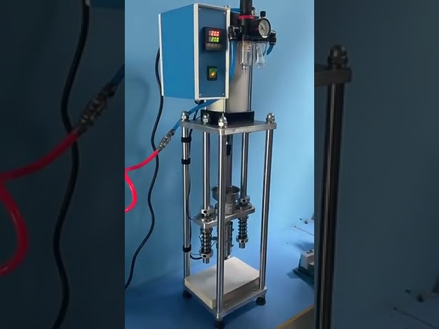 Mini bordsvertikal formsprutningsmaskin – för USB-laddare och strömbrytare