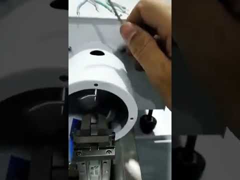 Se verklig driftvideo av kabelavskalnings- och tvinningsmaskin #machine #cablewirestrippingmachine #factory