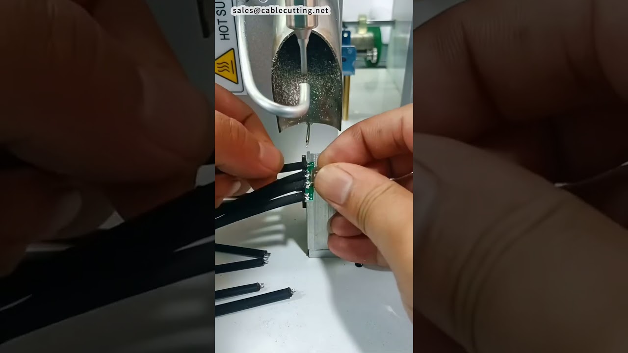 Semiautomatisk lödmaskin för precisionssvetsning av powerbank-grenar