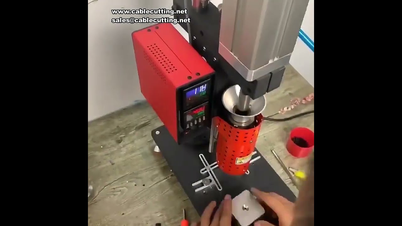 100G Semi-automatisk pneumatisk formsprutningsmaskin – för hörlurar, strömkablar och USB-kontakter