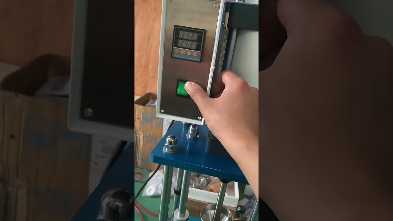 Mini Pneumatisk Injektionsmaskin | Bänkmonterad Vertikal Formsprutning för USB-laddhuvud & Strömbrytare