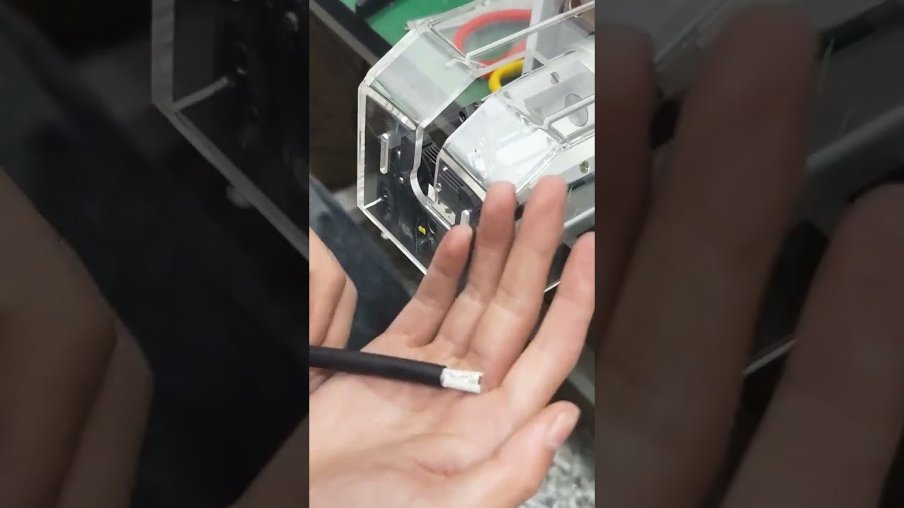 Halvautomatisk roterande trådavskalningsmaskin för koaxialkabel | Fabrik & Maskin