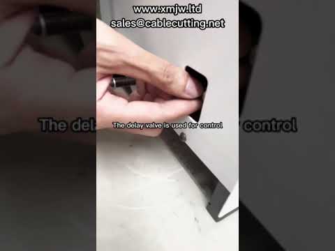 Driftvideo: Pneumatisk avisoleringsmaskin med fast kniv – exakt automation